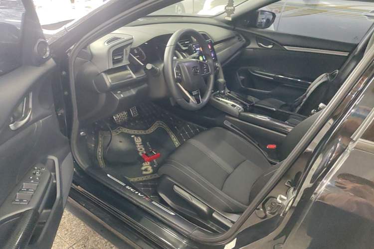 Used Honda Civic 2021 HATCHBACK 220TURBO CVT Trendy Cool Edition Driver Seat