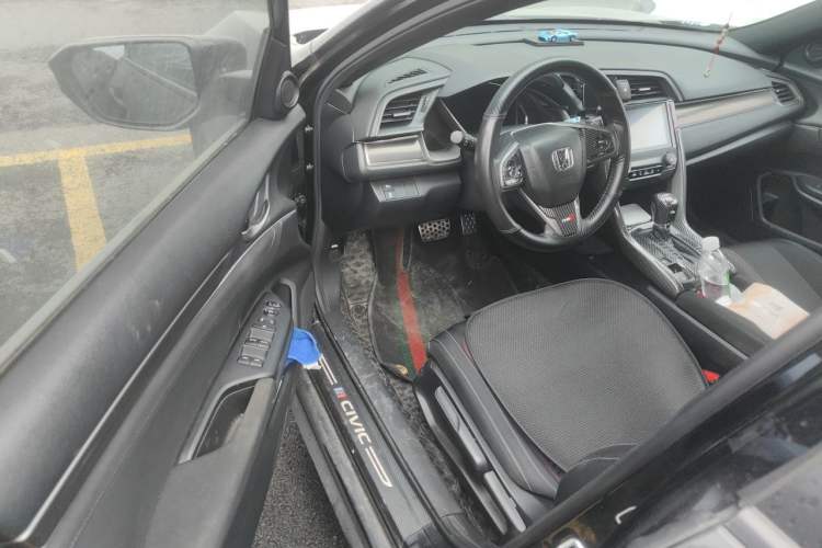 Used Honda Civic 2021 HATCHBACK 220TURBO CVT Trendy Cool Edition Driver Seat