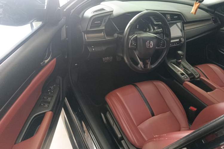 Used Honda Civic 2021 HATCHBACK 220TURBO CVT New Trendsetter Driver Seat
