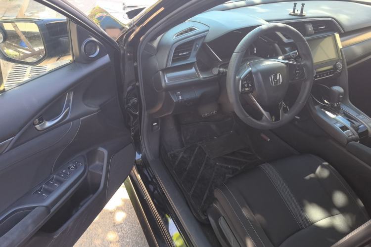 Used Honda Civic 2021 HATCHBACK 220TURBO CVT Trendy Cool Edition Driver Seat