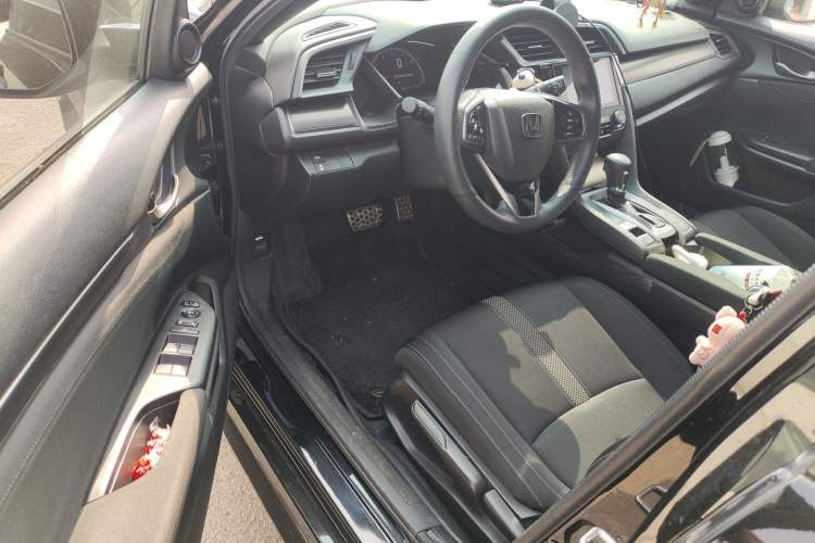 Used Honda Civic 2021 HATCHBACK 220TURBO CVT Trendy Cool Edition Driver Seat