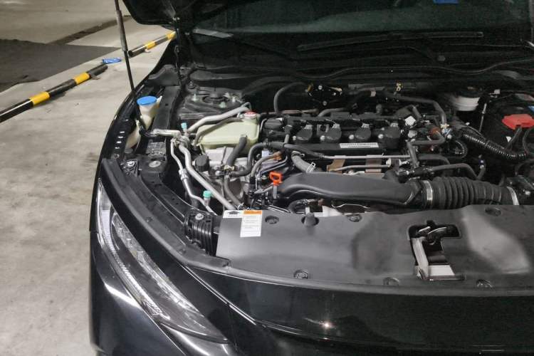 Used Honda Civic 2021 HATCHBACK 220TURBO Manual Driving Pleasure Control Engine Bay Right