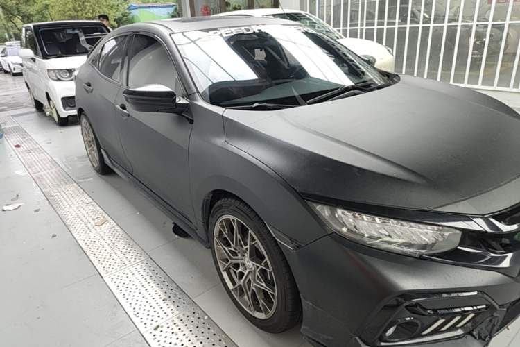 Used Honda Civic 2021 HATCHBACK 220TURBO CVT Trendy Cool Edition Front Right 45 Deg
