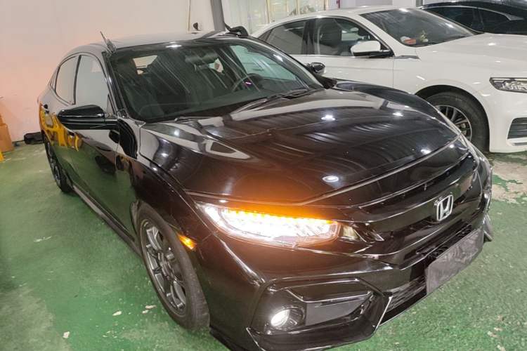 Used Honda Civic 2021 HATCHBACK 220TURBO CVT Trendy Cool Edition Front Right 45 Deg
