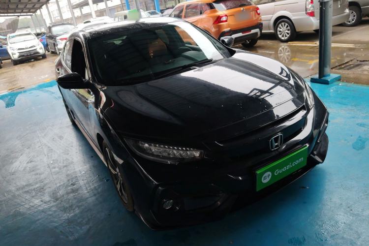 Used Honda Civic 2021 HATCHBACK 220TURBO CVT New Trendsetter Front Right 45 Deg