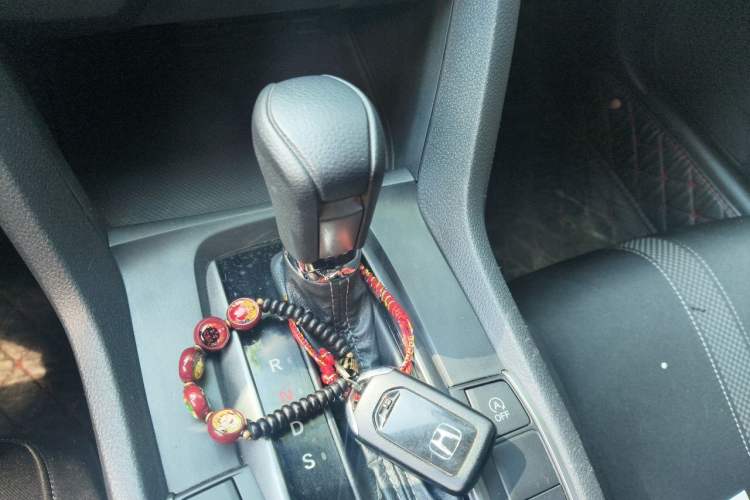 Used Honda Civic 2021 HATCHBACK 220TURBO CVT Trendy Cool Edition Gear Lever