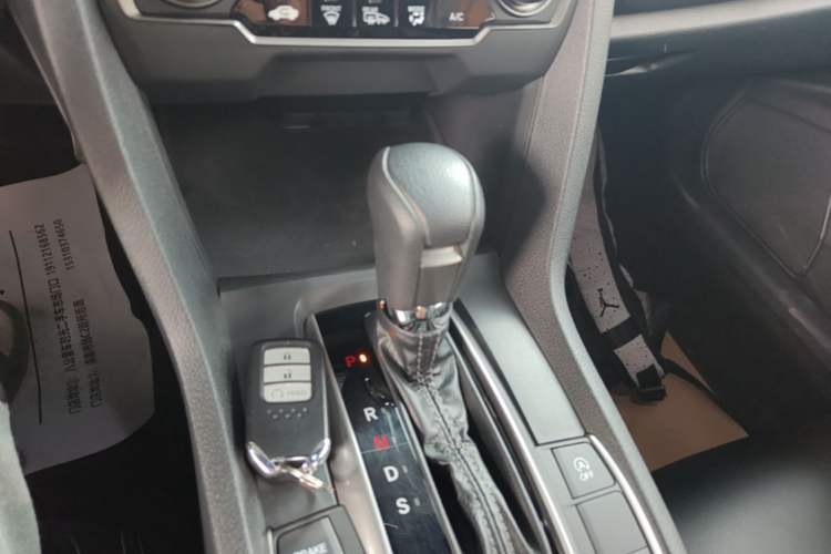 Used Honda Civic 2021 HATCHBACK 220TURBO CVT Trendy Cool Edition Gear Lever