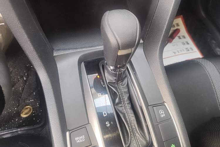 Used Honda Civic 2021 HATCHBACK 220TURBO CVT Trendy Cool Edition Gear Lever