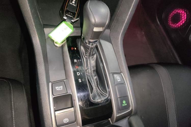 Used Honda Civic 2021 HATCHBACK 220TURBO CVT Trendy Cool Edition Gear Lever