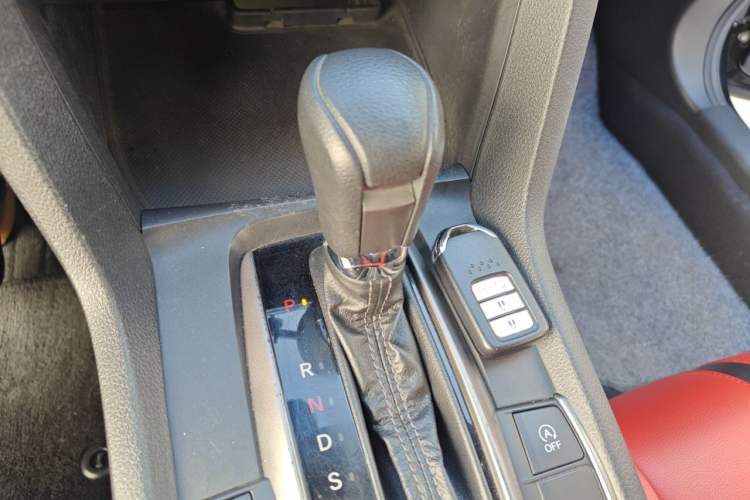 Used Honda Civic 2021 HATCHBACK 220TURBO CVT Trendy Cool Edition Gear Lever