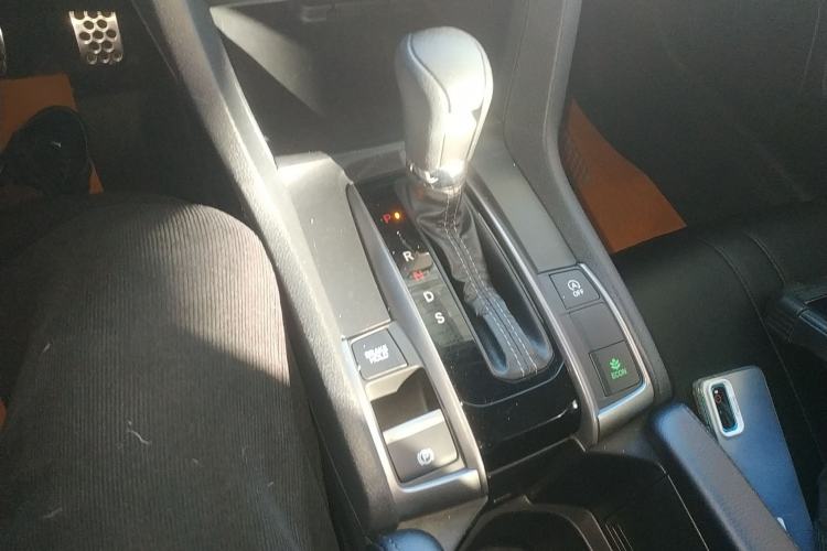 Used Honda Civic 2021 HATCHBACK 220TURBO CVT Trendy Cool Edition Gear Lever