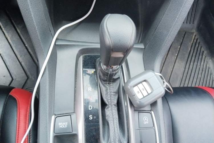 Used Honda Civic 2021 HATCHBACK 220TURBO CVT Trendy Cool Edition Gear Lever