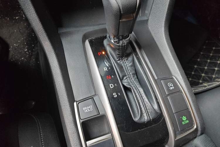 Used Honda Civic 2021 HATCHBACK 220TURBO CVT Trendy Cool Edition Gear Lever