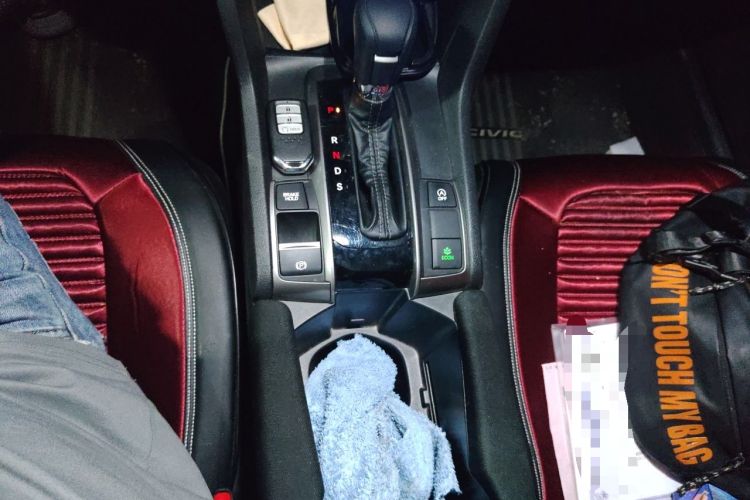 Used Honda Civic 2021 HATCHBACK 220TURBO CVT Trendy Cool Edition Gear Lever