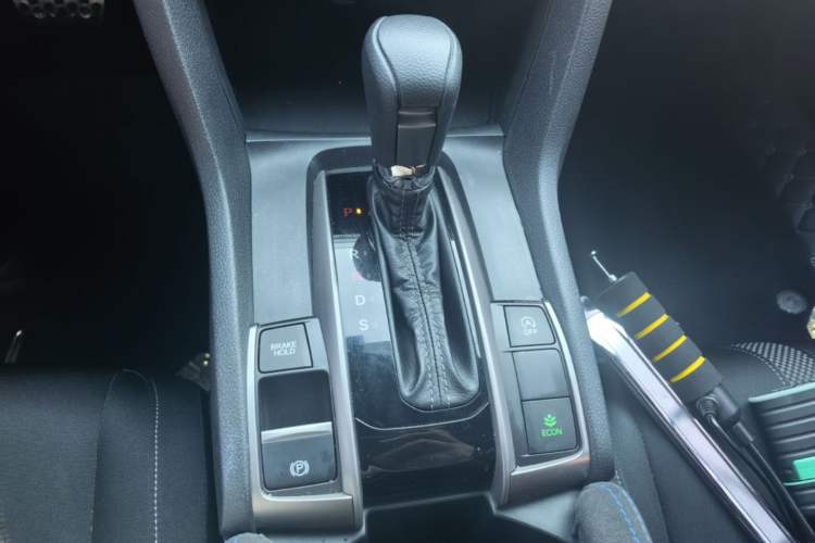 Used Honda Civic 2021 HATCHBACK 220TURBO CVT Trendy Cool Edition Gear Lever
