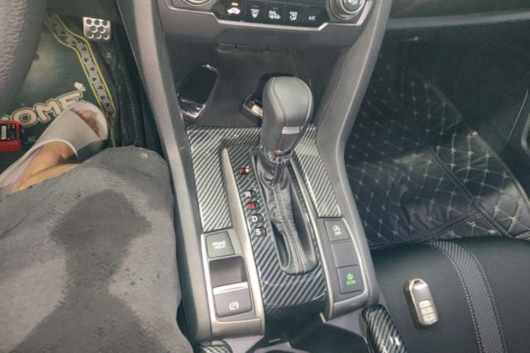 Used Honda Civic 2021 HATCHBACK 220TURBO CVT Trendy Cool Edition Gear Lever