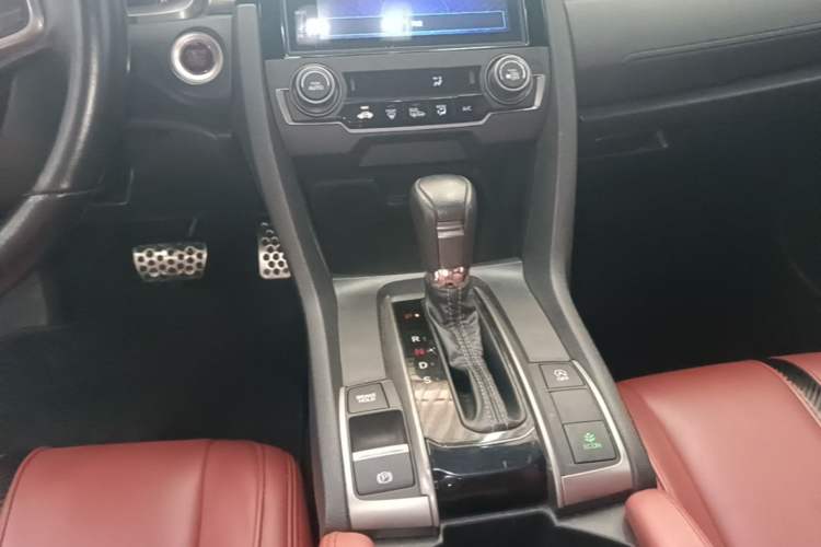Used Honda Civic 2021 HATCHBACK 220TURBO CVT New Trendsetter Gear Lever