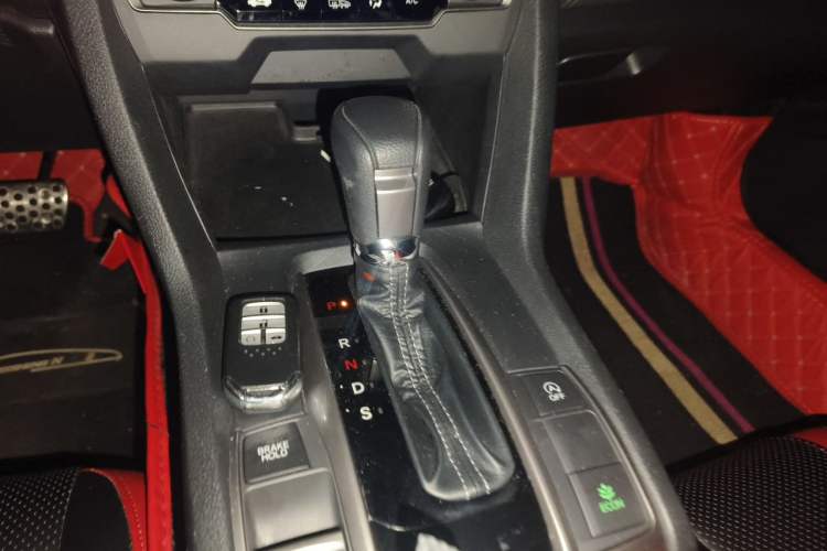 Used Honda Civic 2021 HATCHBACK 220TURBO CVT Trendy Cool Edition Gear Lever