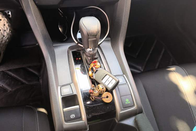 Used Honda Civic 2021 HATCHBACK 220TURBO CVT Trendy Cool Edition Gear Lever