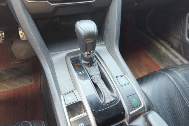 Used Honda Civic 2021 HATCHBACK 220TURBO CVT Trendy Cool Edition Gear Lever