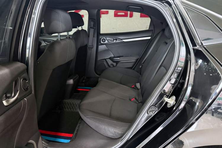Used Honda Civic 2021 HATCHBACK 220TURBO CVT Trendy Cool Edition Interior 2