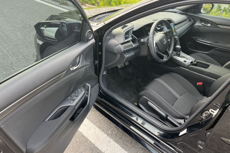 Used Honda Civic 2021 HATCHBACK 220TURBO CVT Trendy Cool Edition Interior 2