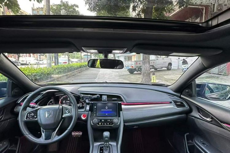 Used Honda Civic 2021 HATCHBACK 220TURBO CVT Trendy Cool Edition Interior 2