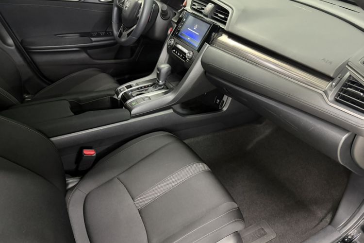 Used Honda Civic 2021 HATCHBACK 220TURBO CVT Trendy Cool Edition Interior 3
