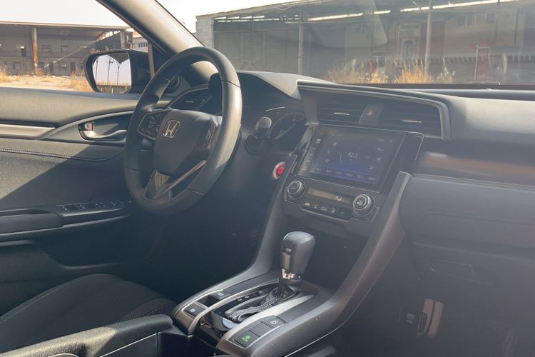 Used Honda Civic 2021 HATCHBACK 220TURBO CVT Trendy Cool Edition Interior 4