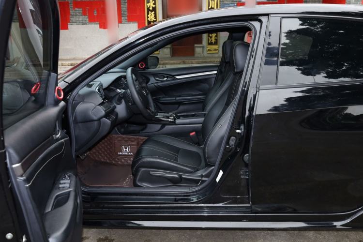 Used Honda Civic 2021 HATCHBACK 220TURBO CVT Trendy Cool Edition Interior 5