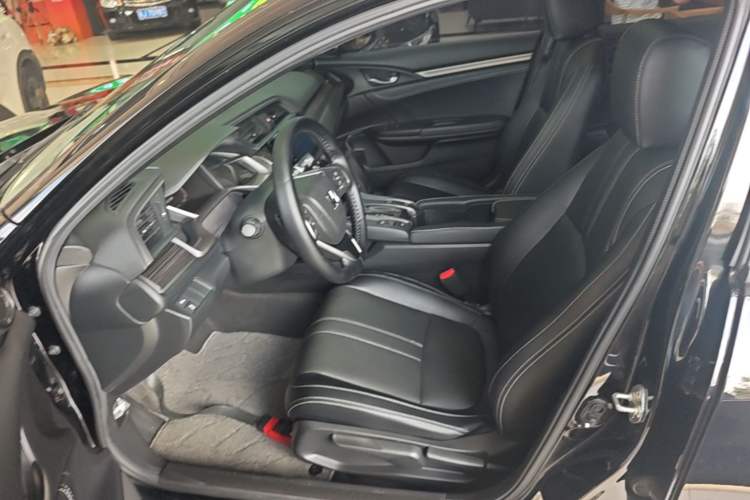 Used Honda Civic 2021 HATCHBACK 220TURBO CVT Dynamic Control Left Front Seat