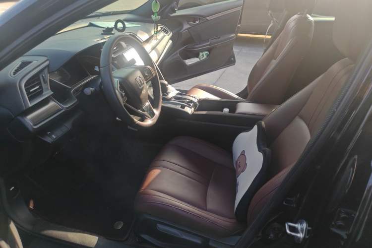 Used Honda Civic 2021 HATCHBACK 220TURBO CVT Trendy Cool Edition Left Front Seat
