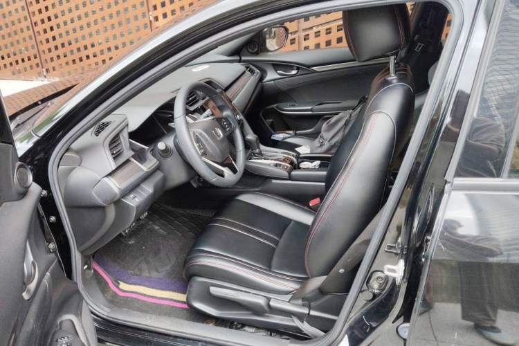 Used Honda Civic 2021 HATCHBACK 220TURBO CVT Trendy Cool Edition Left Front Seat
