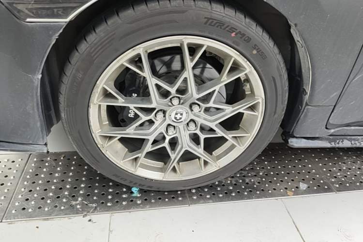 Used Honda Civic 2021 HATCHBACK 220TURBO CVT Trendy Cool Edition Left Front Wheel Hub