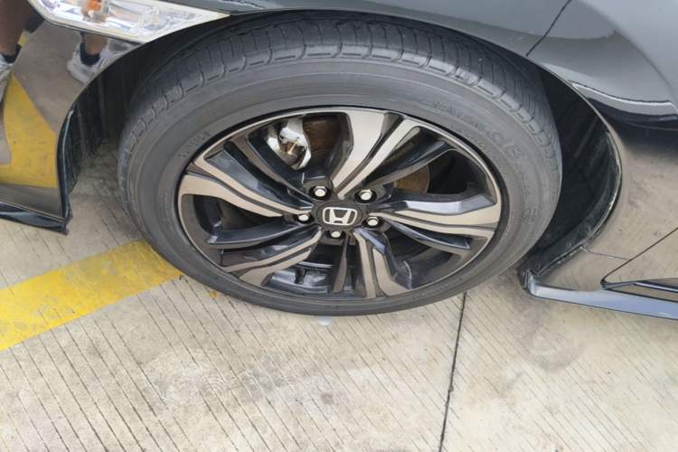 Used Honda Civic 2021 HATCHBACK 220TURBO CVT Trendy Cool Edition Left Front Wheel Hub