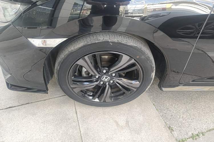 Used Honda Civic 2021 HATCHBACK 220TURBO CVT Trendy Cool Edition Left Front Wheel Hub