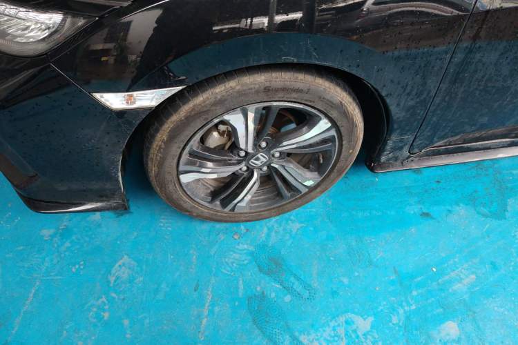 Used Honda Civic 2021 HATCHBACK 220TURBO CVT New Trendsetter Left Front Wheel Hub