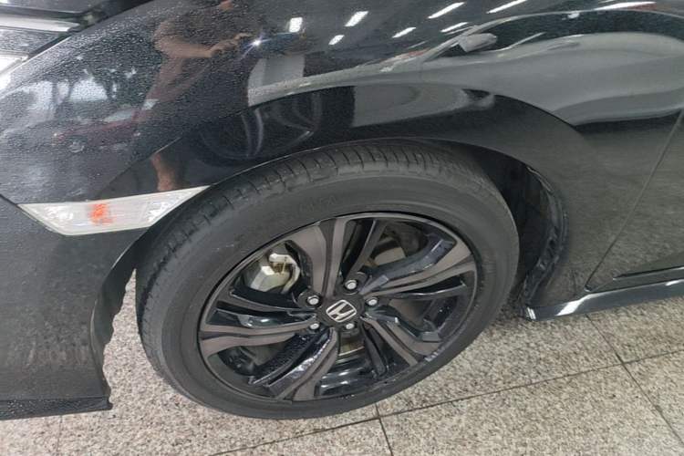 Used Honda Civic 2021 HATCHBACK 220TURBO CVT Trendy Cool Edition Left Front Wheel Hub