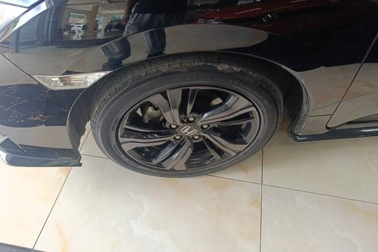 Used Honda Civic 2021 HATCHBACK 220TURBO CVT New Trendsetter Left Front Wheel Hub