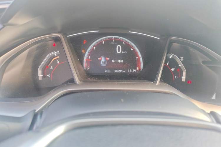 Used Honda Civic 2021 HATCHBACK 220TURBO CVT Trendy Cool Edition Odometer Close Up