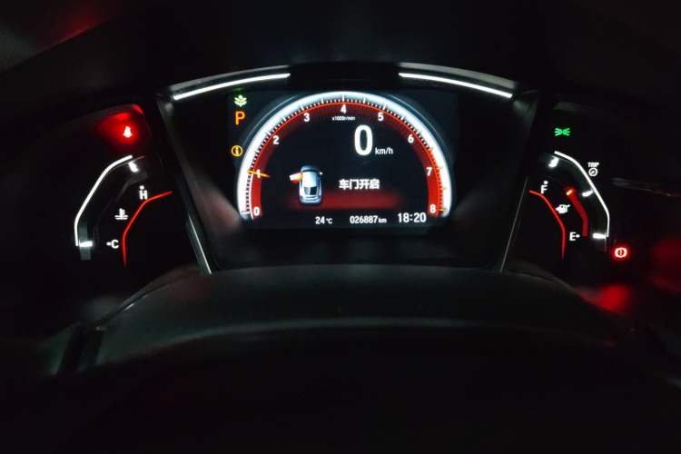 Used Honda Civic 2021 HATCHBACK 220TURBO CVT Trendy Cool Edition Odometer Close Up
