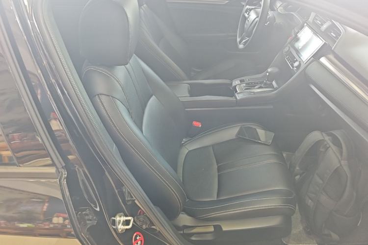 Used Honda Civic 2021 HATCHBACK 220TURBO CVT Dynamic Control Right Front Seat