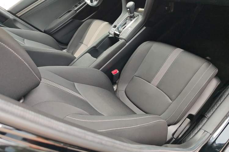 Used Honda Civic 2021 HATCHBACK 220TURBO CVT Trendy Cool Edition Right Front Seat