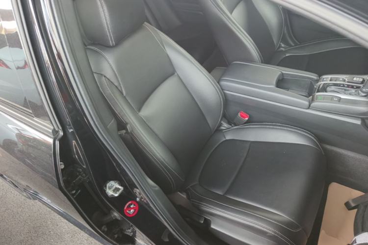 Used Honda Civic 2021 HATCHBACK 220TURBO CVT Trendy Cool Edition Right Front Seat