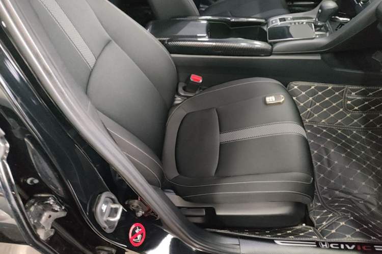 Used Honda Civic 2021 HATCHBACK 220TURBO CVT Trendy Cool Edition Right Front Seat