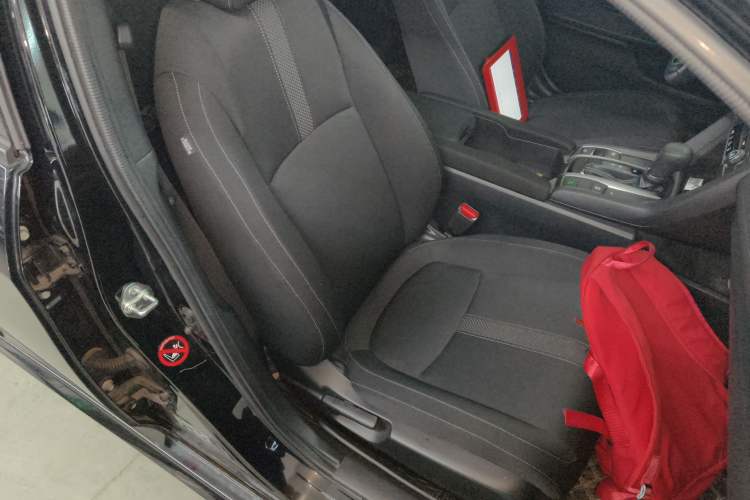 Used Honda Civic 2021 HATCHBACK 220TURBO CVT Trendy Cool Edition Right Front Seat