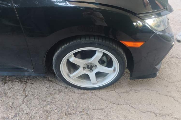 Used Honda Civic 2021 HATCHBACK 220TURBO Manual Driving Pleasure Control Right Front Wheel Hub