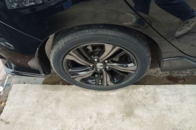 Used Honda Civic 2021 HATCHBACK 220TURBO CVT Dynamic Control Right Rear Wheel Hub