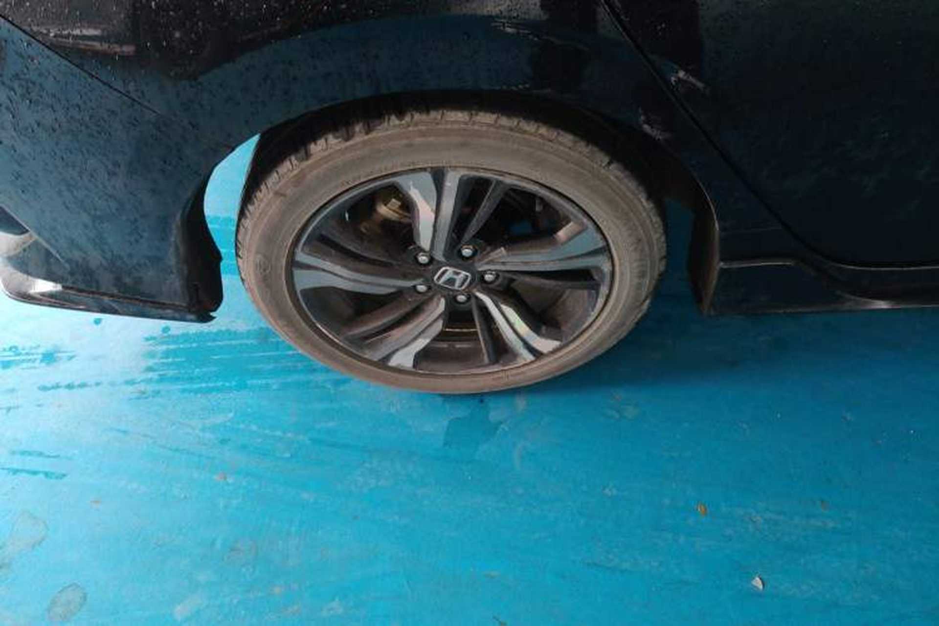 Used Honda Civic 2021 HATCHBACK 220TURBO CVT New Trendsetter Right Rear Wheel Hub