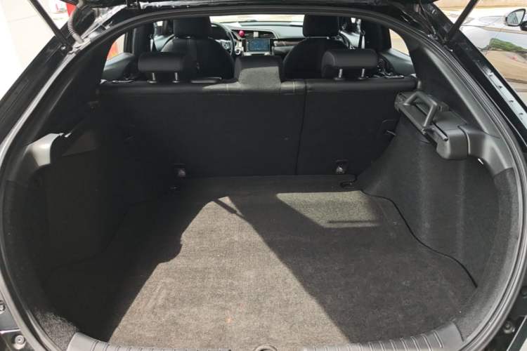 Used Honda Civic 2021 HATCHBACK 220TURBO CVT Trendy Cool Edition Trunk